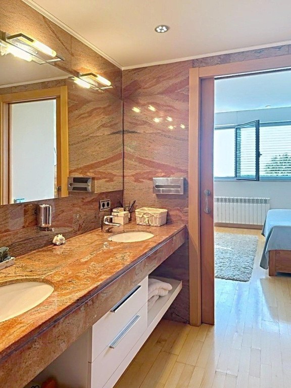 Espectacular Casa con jardín y vista en la Bonanova - foto 14