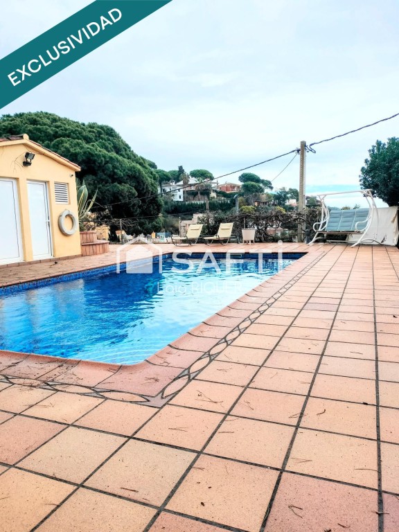 Espectacular casa con piscina en entorno natural