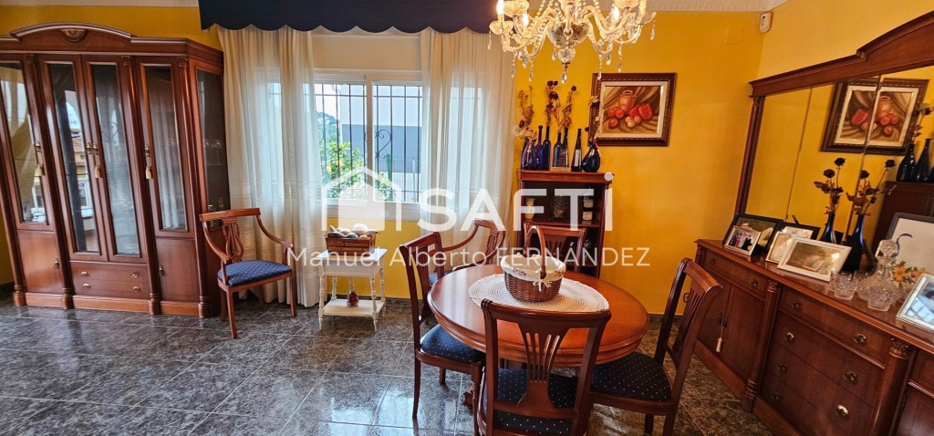 SAFTI España les presenta este magnífico chalet a la venta a - foto 2