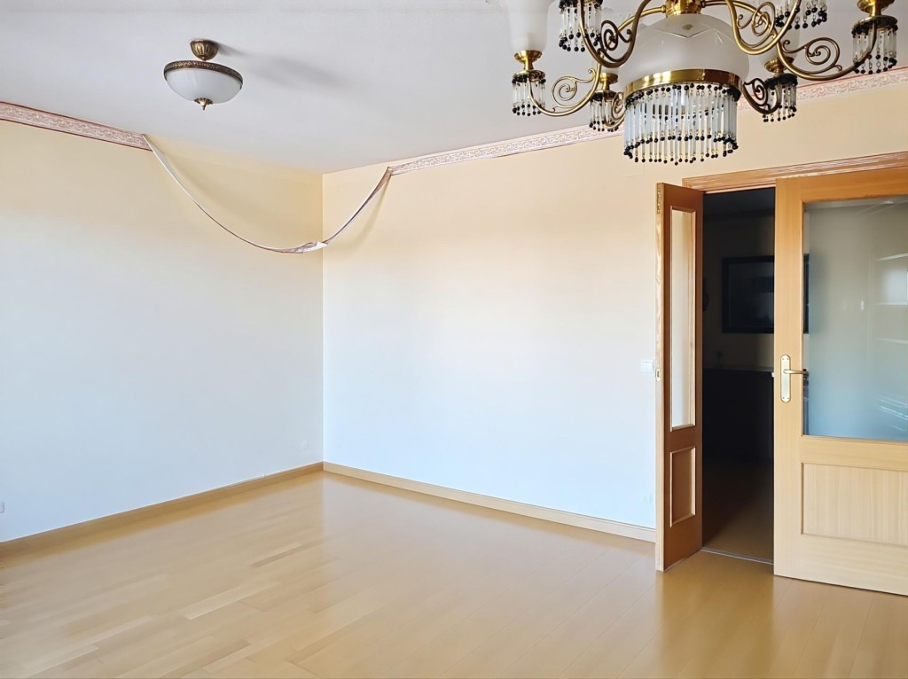 CÓMODO PISO CERCA DEL CENTRO Y OTROS LUGARES DE INTERÉS - foto 9