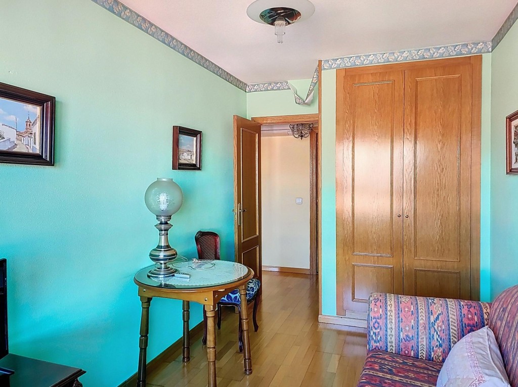 CÓMODO PISO CERCA DEL CENTRO Y OTROS LUGARES DE INTERÉS - foto 26