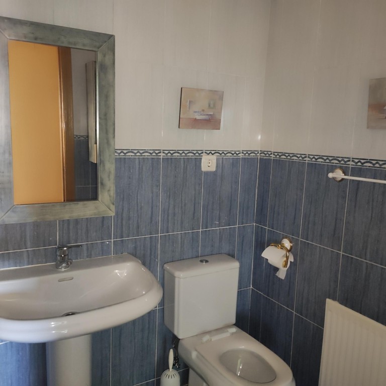 CÓMODO PISO CERCA DEL CENTRO Y OTROS LUGARES DE INTERÉS - foto 28