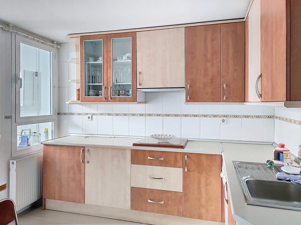 CÓMODO PISO CERCA DEL CENTRO Y OTROS LUGARES DE INTERÉS - foto 4