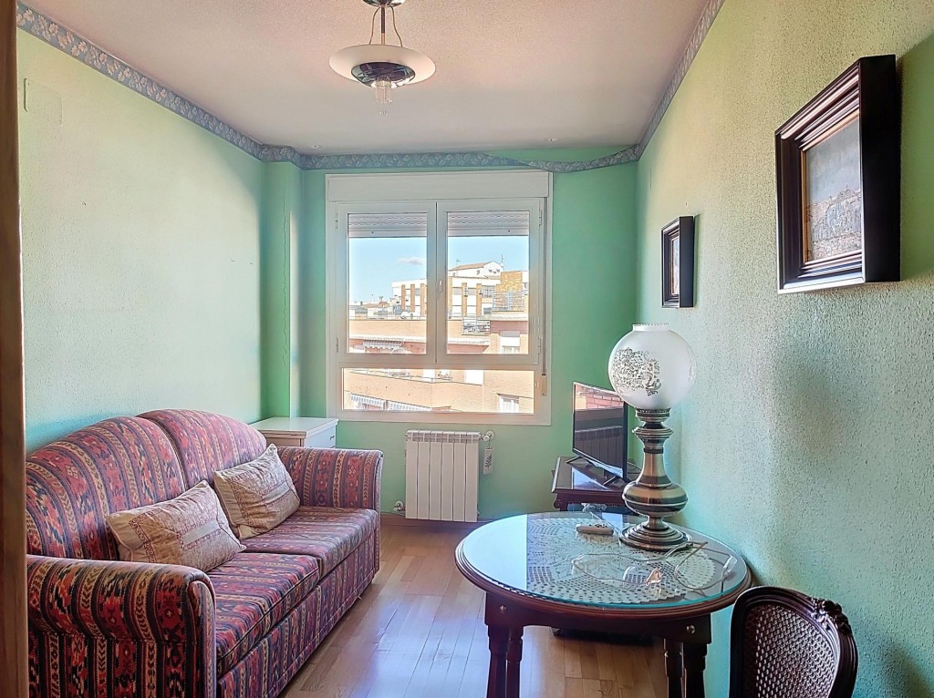 CÓMODO PISO CERCA DEL CENTRO Y OTROS LUGARES DE INTERÉS - foto 24