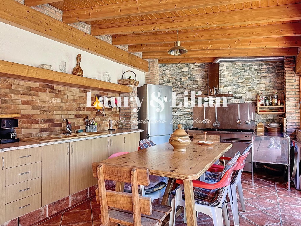 ¡Nuevo! Casa de 4 dormitorios, piscina, garaje, caseta de pi - foto 38