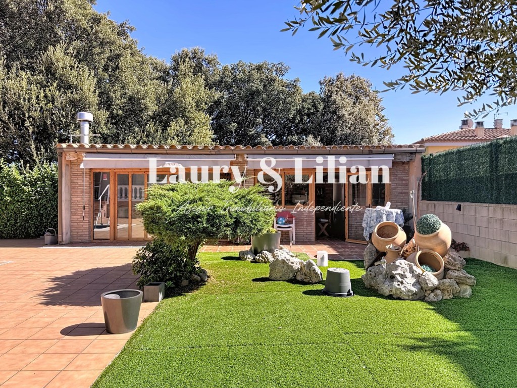 ¡Nuevo! Casa de 4 dormitorios, piscina, garaje, caseta de pi - foto 35