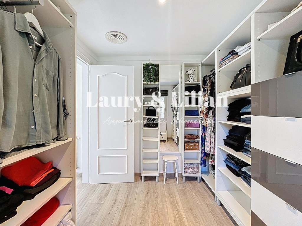 ¡Nuevo! Casa de 4 dormitorios, piscina, garaje, caseta de pi - foto 27