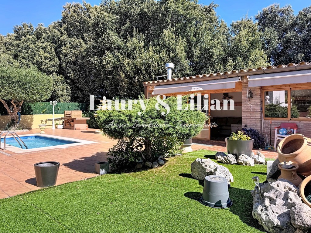 ¡Nuevo! Casa de 4 dormitorios, piscina, garaje, caseta de pi - foto 40