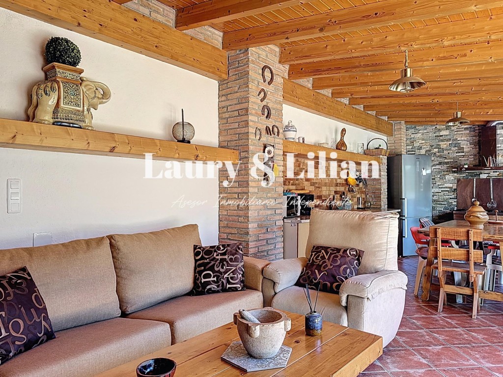 ¡Nuevo! Casa de 4 dormitorios, piscina, garaje, caseta de pi - foto 39