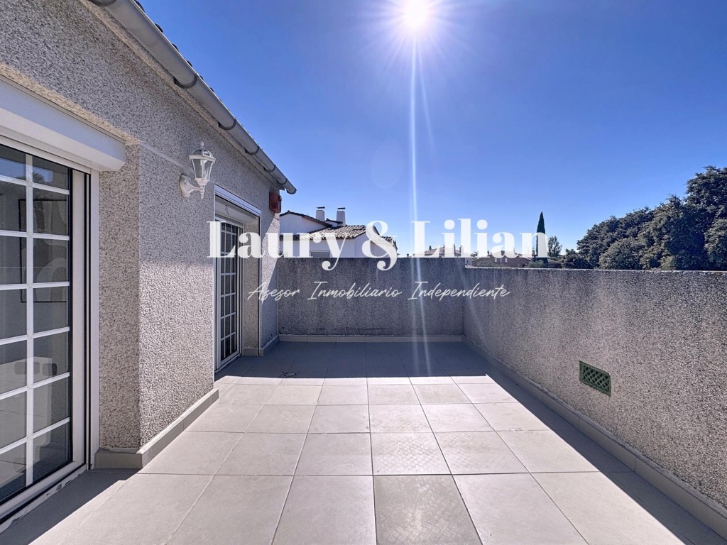 ¡Nuevo! Casa de 4 dormitorios, piscina, garaje, caseta de pi - foto 28