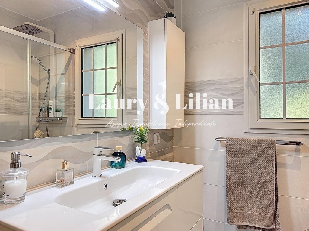 ¡Nuevo! Casa de 4 dormitorios, piscina, garaje, caseta de pi - foto 18