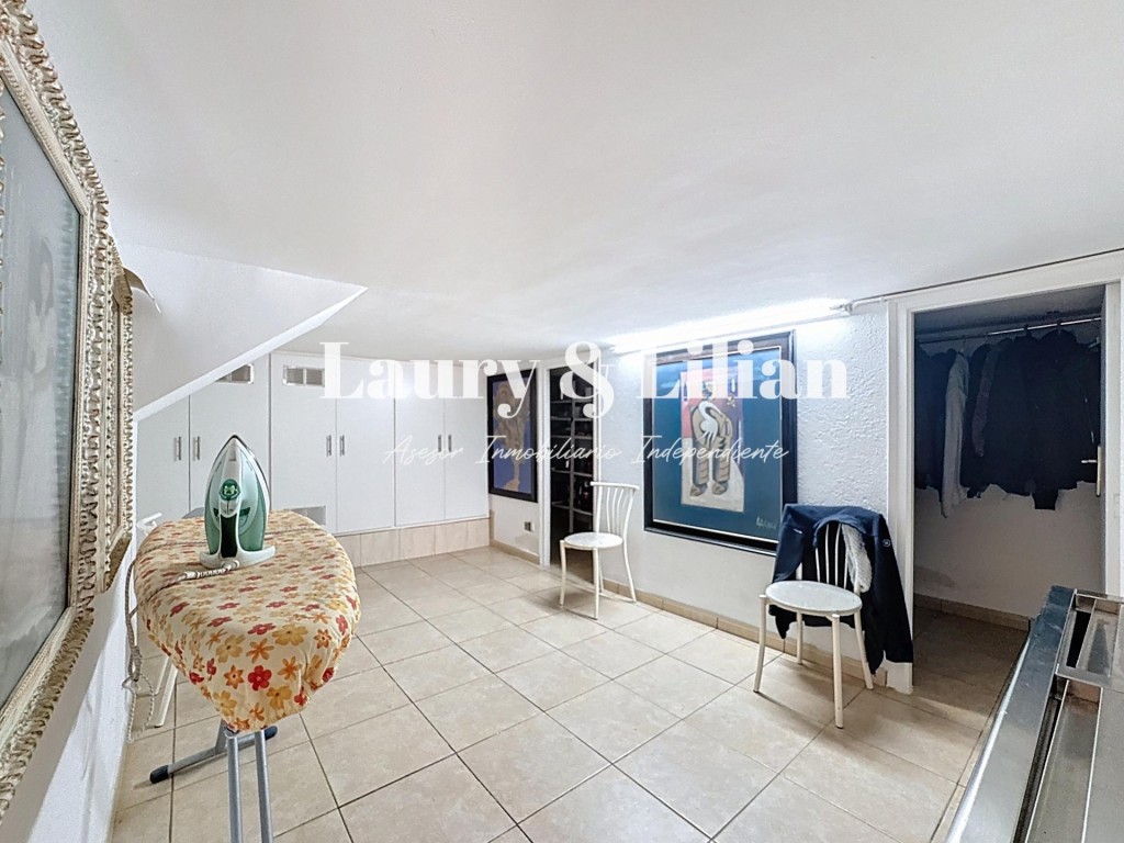 ¡Nuevo! Casa de 4 dormitorios, piscina, garaje, caseta de pi - foto 12