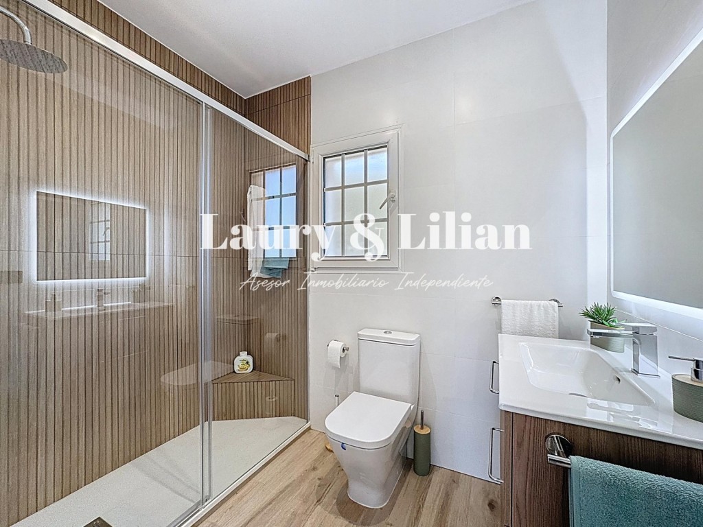 ¡Nuevo! Casa de 4 dormitorios, piscina, garaje, caseta de pi - foto 25