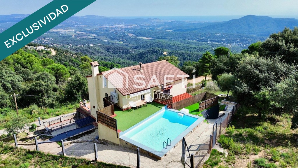 Casa con domótica, piscina y vistas a la costa brava - foto 2