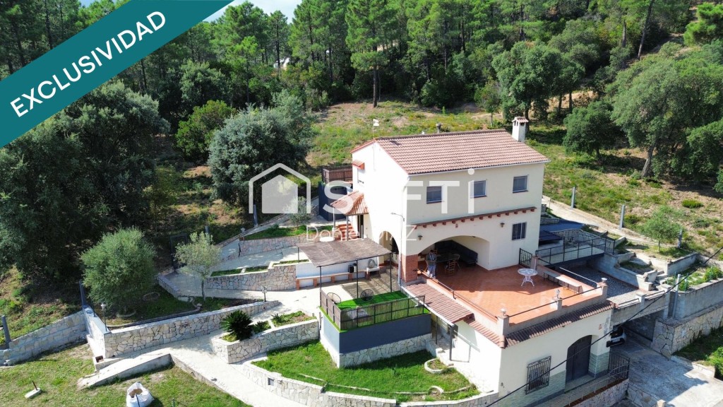 Casa con domótica, piscina y vistas a la costa brava