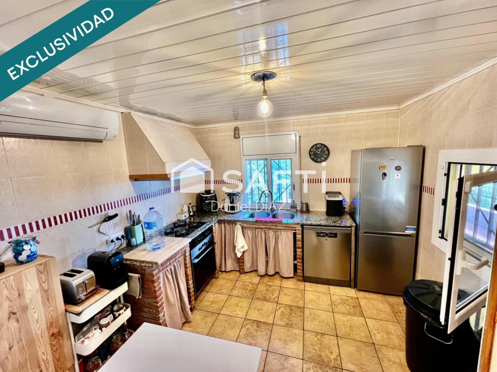 Casa con domótica, piscina y vistas a la costa brava - foto 8