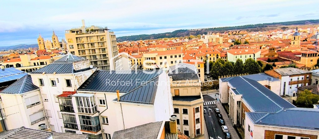 ESPECTACULAR PISO-ATICO CON VISTAS ESPECTACULARES. ZONA PLAZ - foto 18