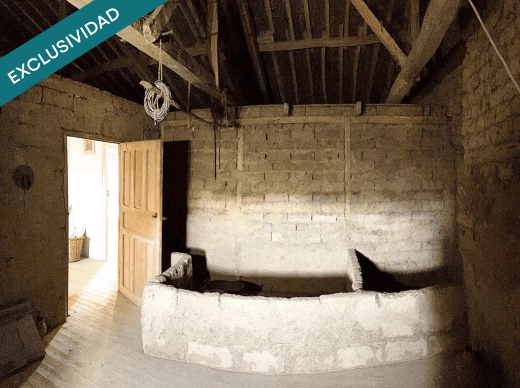CASA RURAL TRADICIONAL CON PATIO, PORTALÓN Y PAJAR en Relieg - foto 35