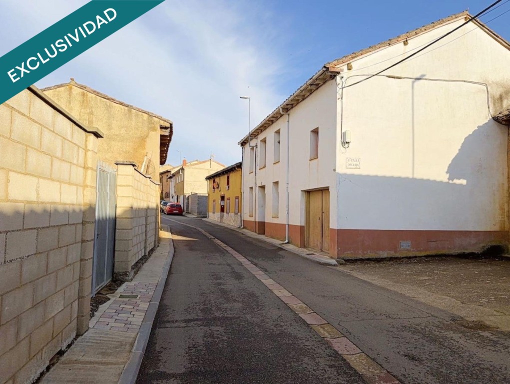 CASA RURAL TRADICIONAL CON PATIO, PORTALÓN Y PAJAR en Relieg - foto 2