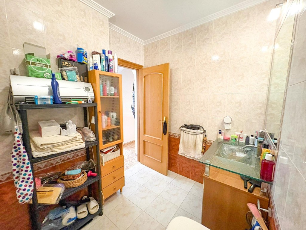 Amplio dúplex con patio, garaje y todas las comodidades. - foto 24