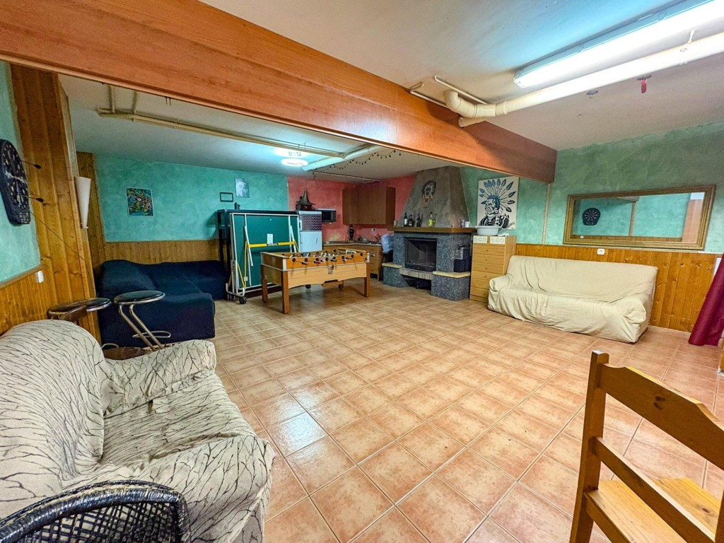 Amplio dúplex con patio, garaje y todas las comodidades. - foto 32