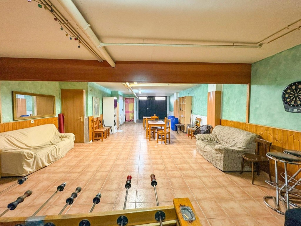 Amplio dúplex con patio, garaje y todas las comodidades. - foto 34