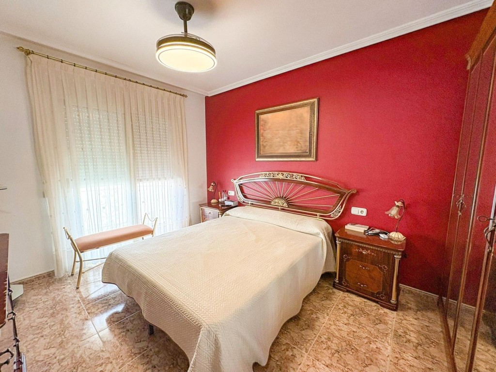 Amplio dúplex con patio, garaje y todas las comodidades. - foto 25