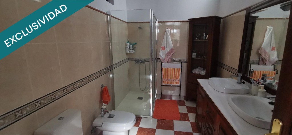 ENCANTADORA  Y AMPLIA CASA EN PLENO CENTRO DE TEROR - foto 30