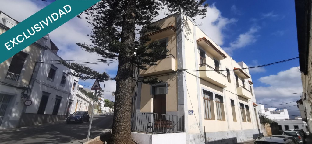 ENCANTADORA  Y AMPLIA CASA EN PLENO CENTRO DE TEROR - foto 40