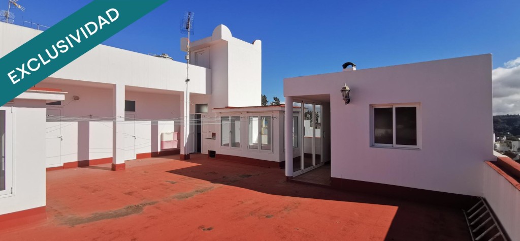 ENCANTADORA  Y AMPLIA CASA EN PLENO CENTRO DE TEROR - foto 2