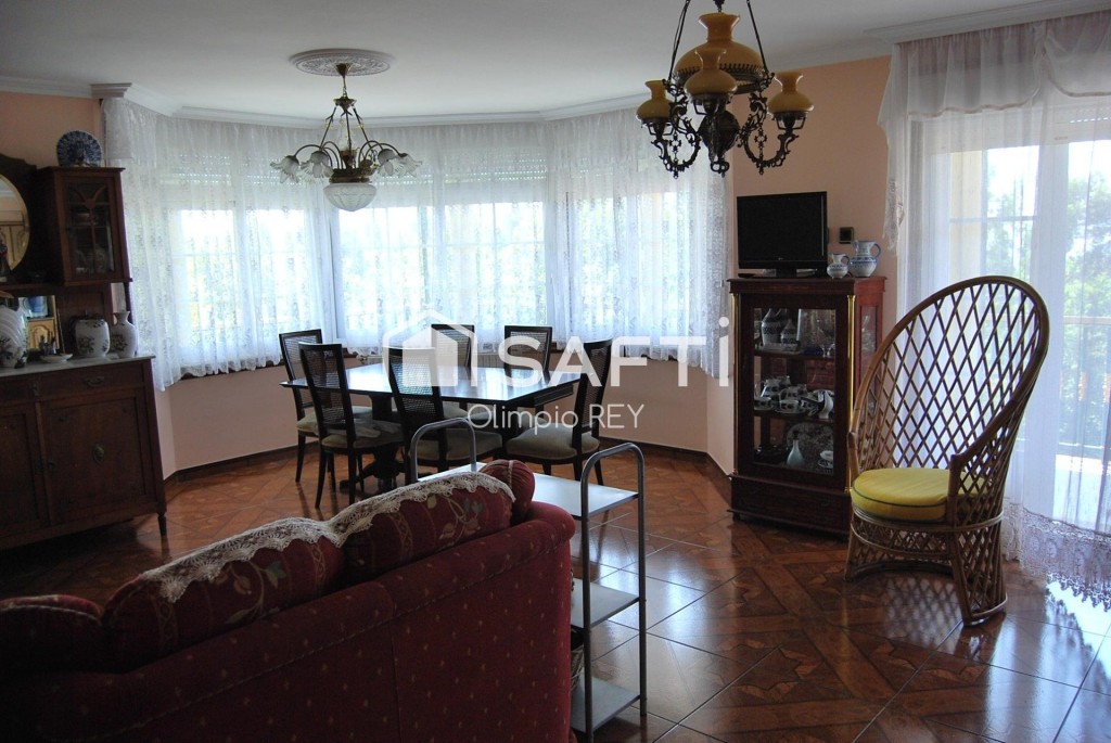 Exclusivo Chalet de 512 m²,  a 5 Minutos del Centro - foto 2