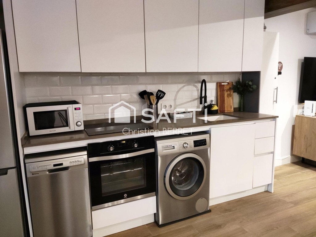 ENCANTADOR DÚPLEX REFORMADO EN PLENO CENTRO - foto 7