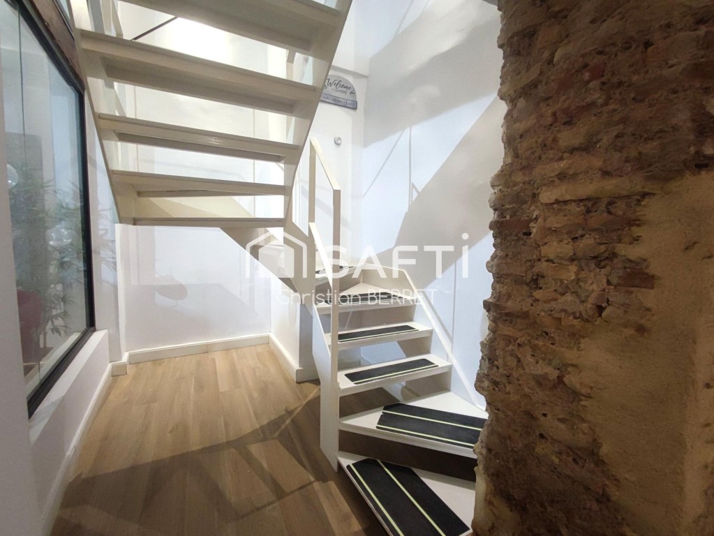 ENCANTADOR DÚPLEX REFORMADO EN PLENO CENTRO - foto 12