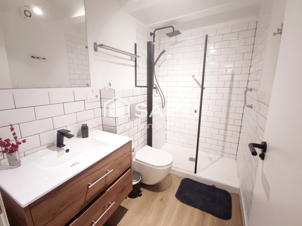 ENCANTADOR DÚPLEX REFORMADO EN PLENO CENTRO - foto 23