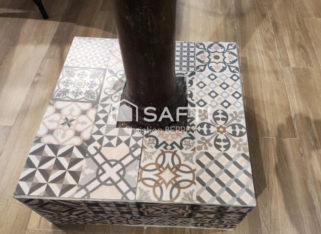 ENCANTADOR DÚPLEX REFORMADO EN PLENO CENTRO - foto 29