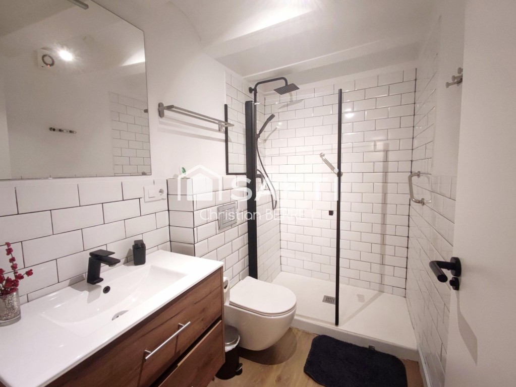 ENCANTADOR DÚPLEX REFORMADO EN PLENO CENTRO - foto 24