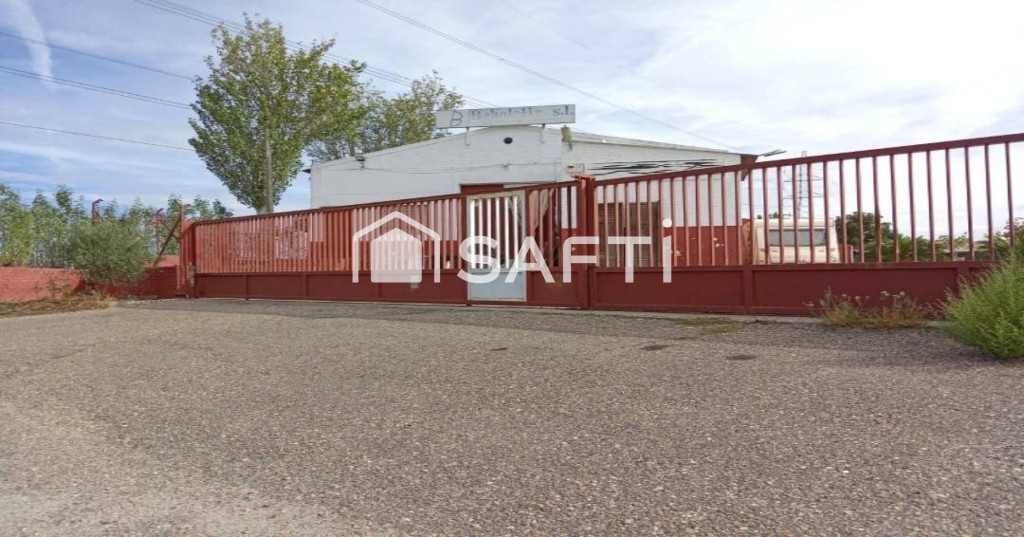 ! Gran nave industrial en Portillo, ubicación estratégica entre Toledo y Madrid ¡