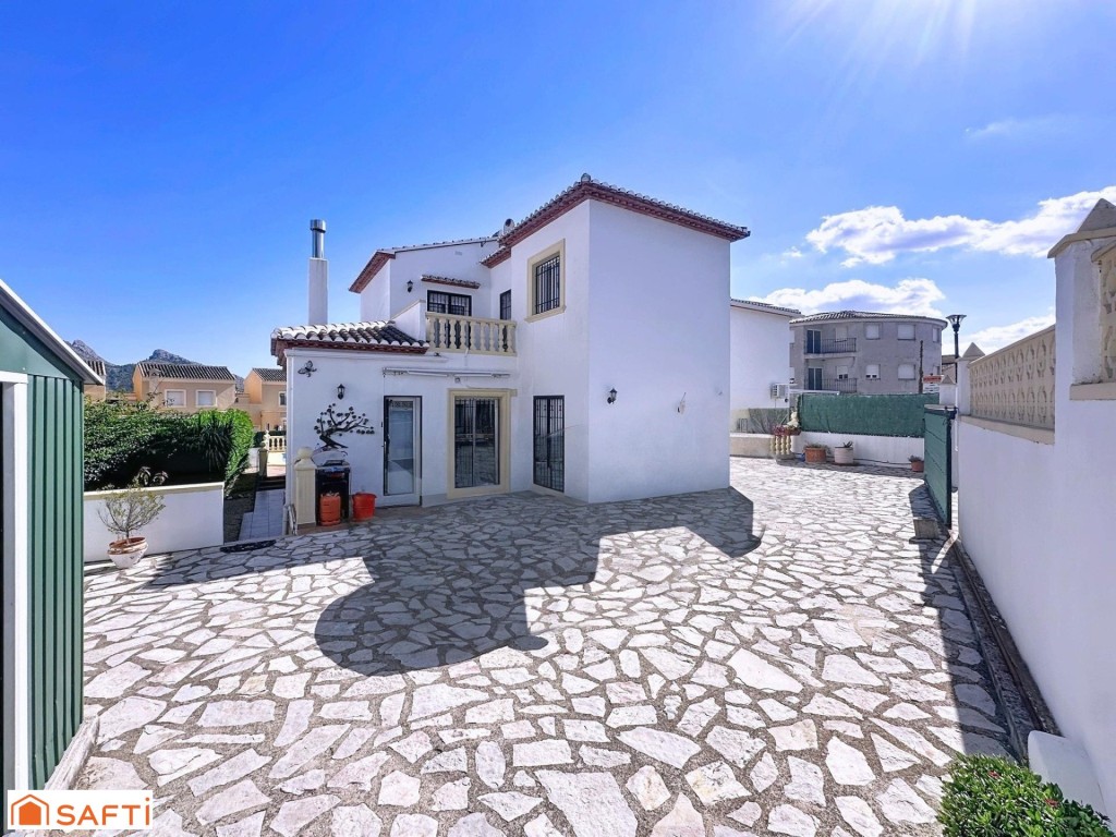 Casa luminosa con piscina en Sagra - foto 9