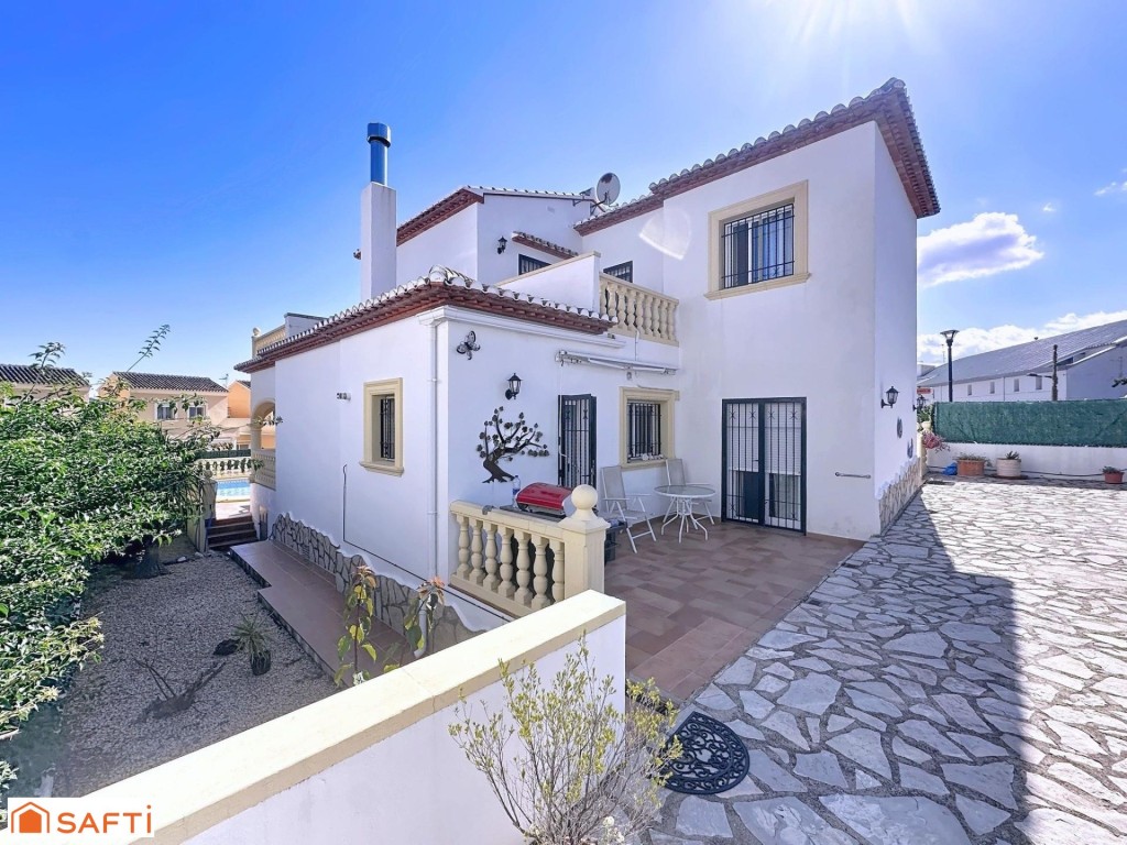 Casa luminosa con piscina en Sagra - foto 7