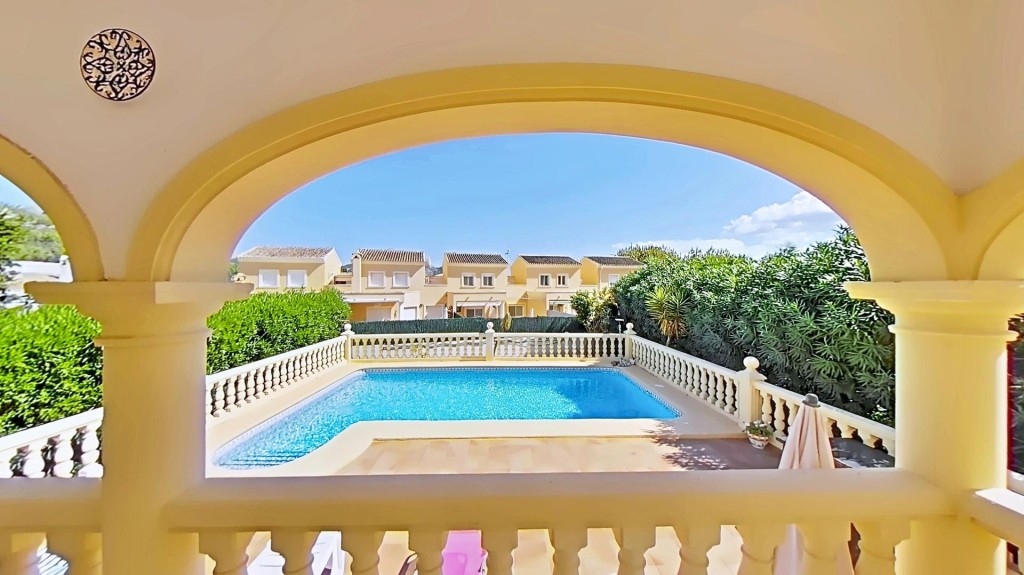 Casa luminosa con piscina en Sagra - foto 6