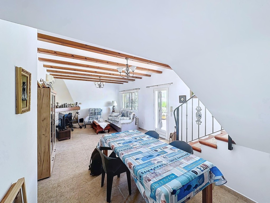 Casa luminosa con piscina en Sagra - foto 13