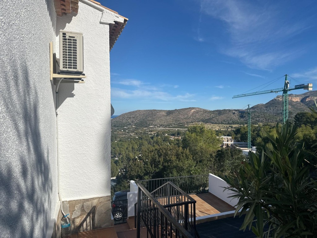 Villa 4 dormitorios en parcela amplia, zona segura La Sella - foto 14