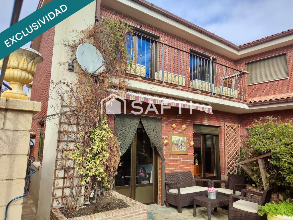 Espectacular chalet de esquina con gran merendero (txoko).