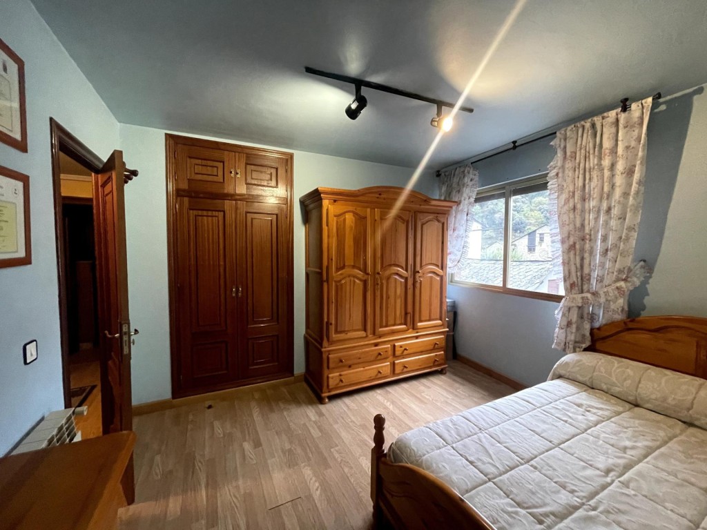 Casa y negocio en Toral de Merayo con garaje - foto 13