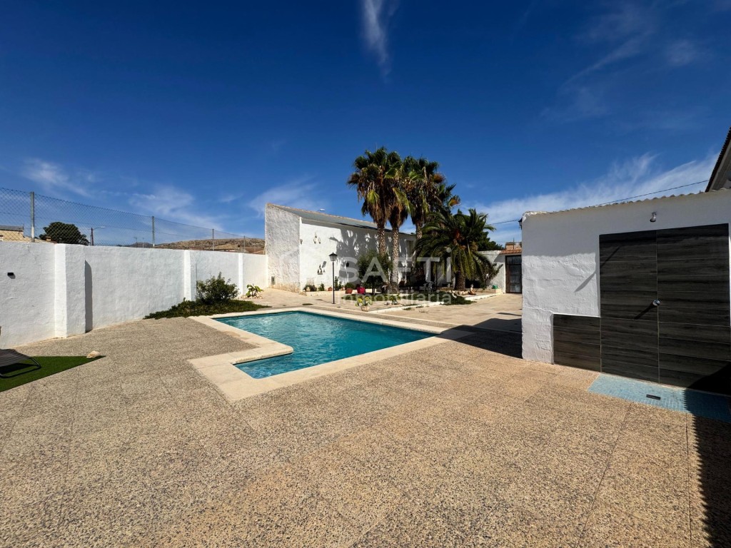 Casa rústica con piscina en Torre del Rico - foto 8