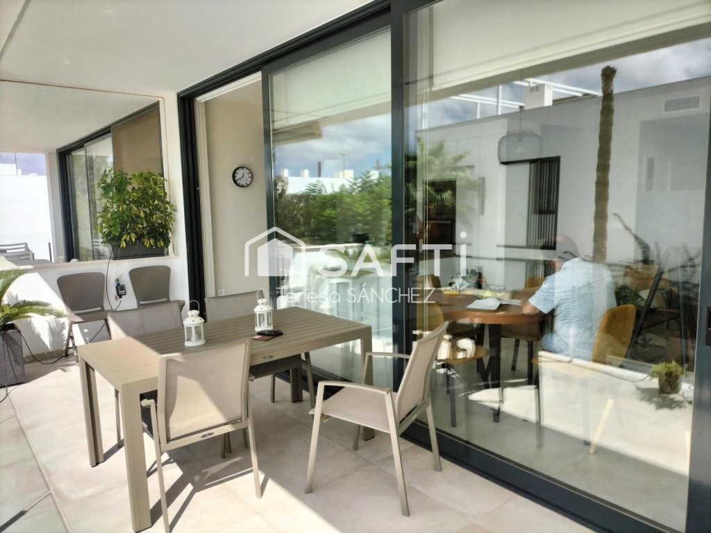 El lujo en el Mediterráneo: solárium, piscina y playa - foto 7