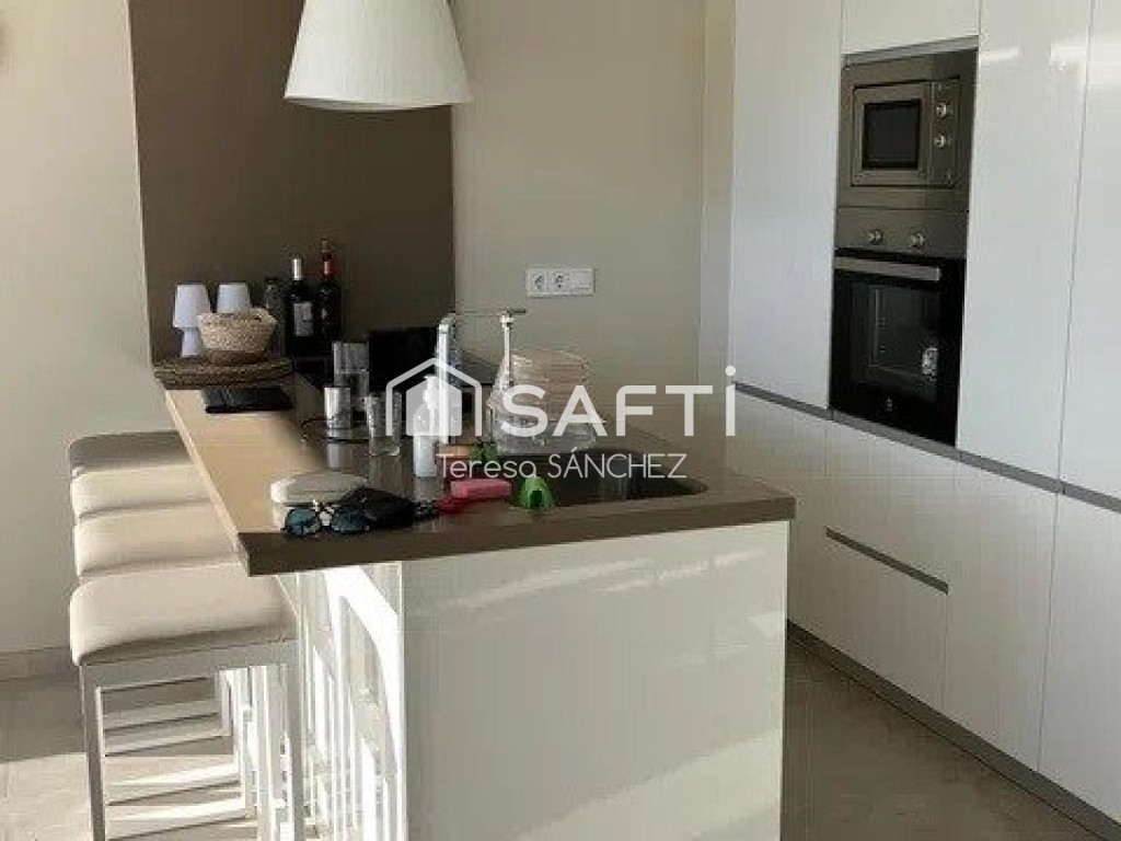 El lujo en el Mediterráneo: solárium, piscina y playa - foto 11