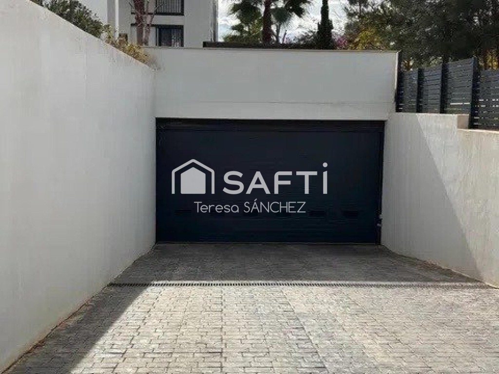 El lujo en el Mediterráneo: solárium, piscina y playa - foto 27