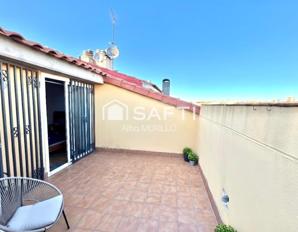 Encantador dúplex con balcón y terraza en La Girada, Vilafra - foto 16