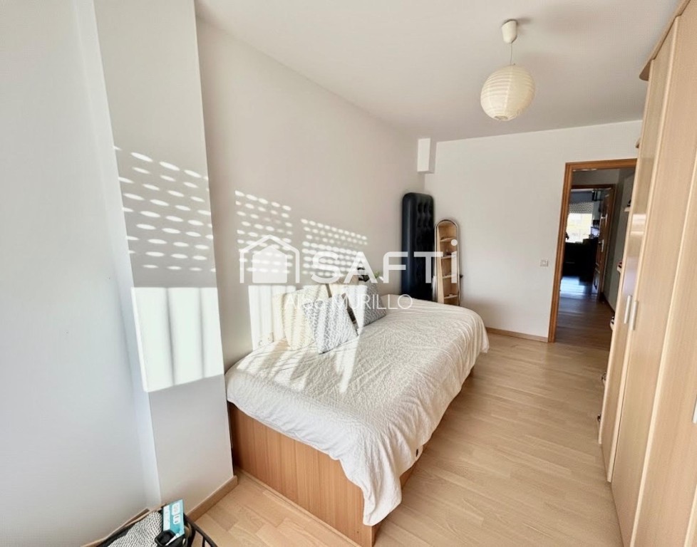 Encantador dúplex con balcón y terraza en La Girada, Vilafra - foto 11